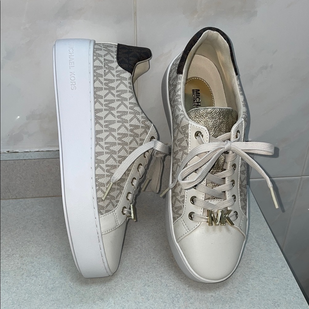 Michael Kors Women's Cream and Gold Sneakers